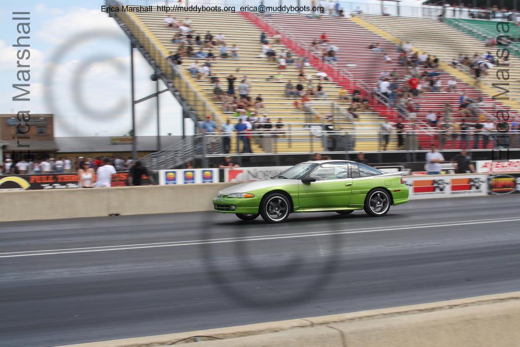 Green And White 1g Panned